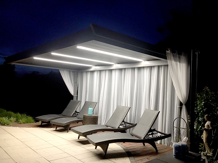 Bioclimatic: Lighting In the Louvers