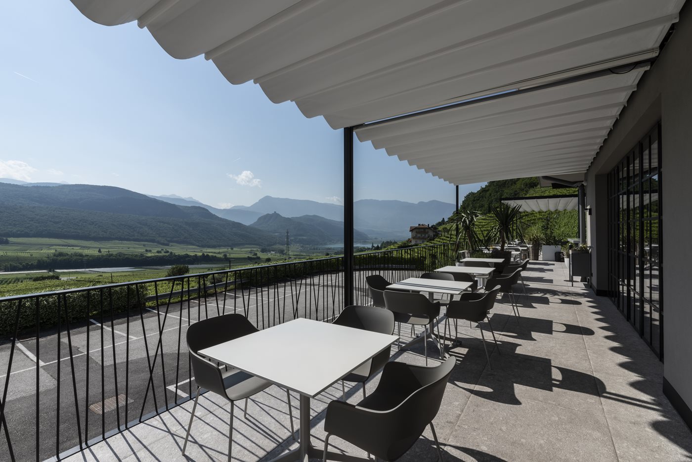 Exploraciones culinarias y confort panorámico con Pergotenda® Exyl