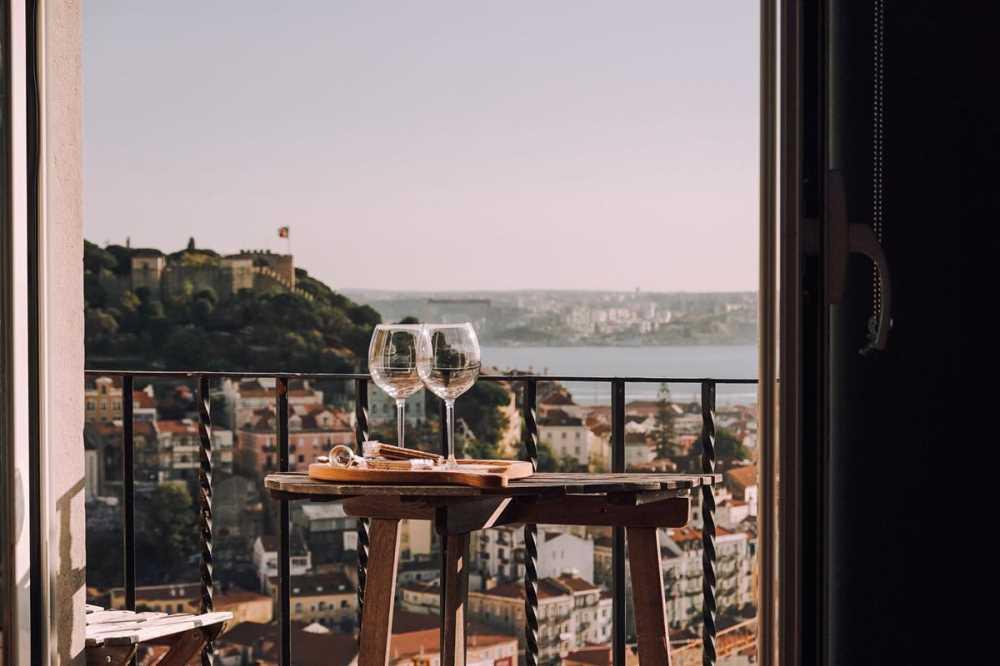 Comment décorer un petit balcon : des idées à l'épreuve des designers