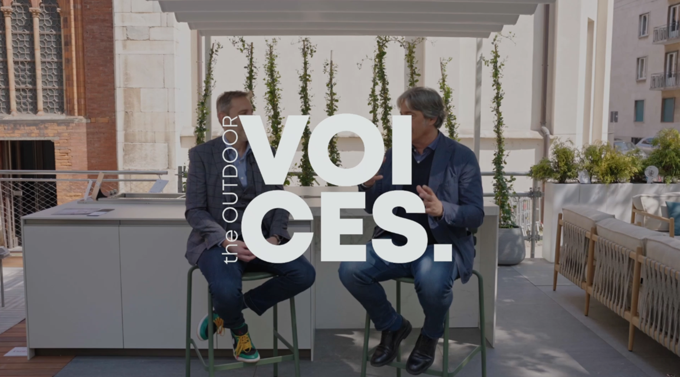 Architerror : entre interror et outdhorror, l'ironie de Max Adiansi à The Outdoor Voices.