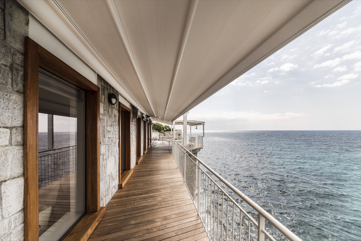 Gourmet elegance by the sea, with Palladia® Pergotenda®